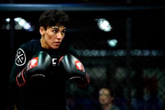 Perto de fazer a sua 13ª luta no octógono, Jéssica Andrade faz um balanço de sua carreira, analisa o duelo contra Tecia Torres no UFC Orlando e garante que ainda não desistiu do sonho de conquistar o cinturão do peso-palha.