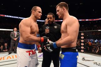 Quando se enfrentaram pela primeira vez no UFC Phoenix, em 214, Junior Cigano e Stipe Miocic travaram um duelo épico de cinco rounds, com vitória do brasileiro. Agora, o cinturão dos pesos-pesados entará em jogo na luta principal do UFC 211, em 13 de mai