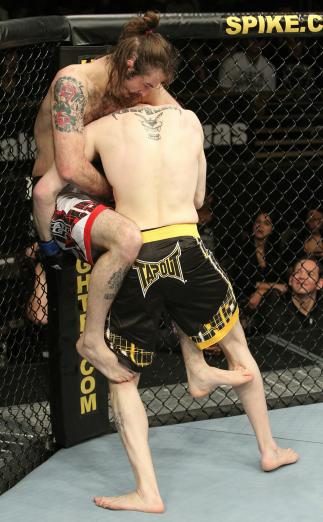 Cody McKenzie vs Aaron Wilkinson