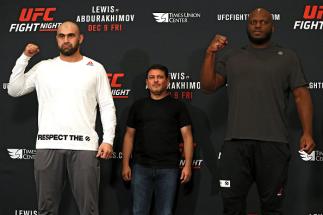 ALBANY, NY - DECEMBER 08: (L-R) Opponents Shamil Abdurakhimov and Derrick Lewis face off during UFC Fight Night weigh-ins at the Hilton Albany on December 8, 2016 in Albany, New York. (Photo by Patrick Smith/Zuffa LLC/Zuffa LLC via Getty Images)