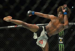 INGLEWOOD, CA - JUNE 04: Alex Caceres in the cage during his featherweight bout at UFC 199 at The Forum on June 4, 2016 in Inglewood, California. (Photo by Jayne Kamin-Oncea/Getty Images)