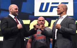 LAS VEGAS, NV - MARCH 04: (L-R) Opponents Ben Rothwell and Junior dos Santos face off during the UFC Unstoppable launch press conference at the MGM Grand Garden Arena on March 4, 2016 in Las Vegas, Nevada. (Photo by Josh Hedges/Zuffa LLC/Zuffa LLC via Ge