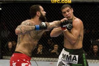 UFC 101 Alessio Sakara vs Thales Leites