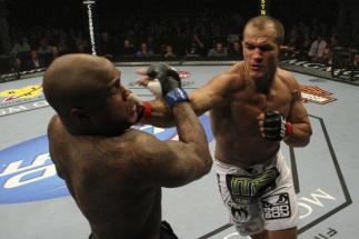 UFC 108 Junior Dos Santos vs GIlbert Yvel