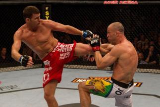 ufc110_08_silva_vs_bisping_013