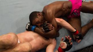 ufc112_05_davis_vs_gustafsson_004