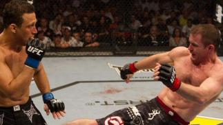 ufc112_08_hughes_vs_gracie_007