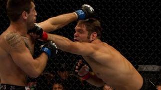 ufc114_02_riley_vs_brammer_009
