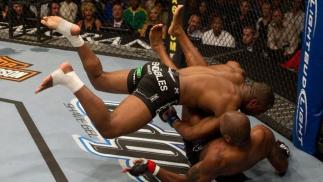 ufc114_11_evans_vs_rampage_004