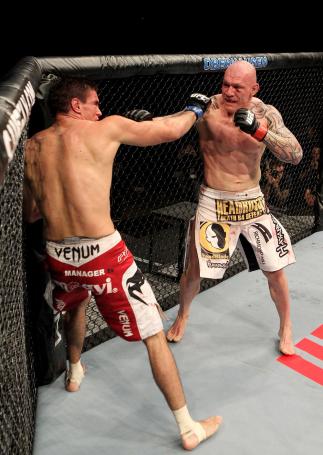 Krzysztof Soszynski of Canada fights Goran Reljic (L) of Croatia during their Light-Heavyweight UFC bout at the Konig Pilsner Arena on November 13, 2010 in Oberhausen, Germany. (Photo by Josh Hedges/Zuffa LLC/Zuffa LLC)
