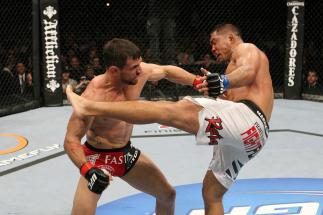 UFC 123: Mark Munoz vs Aaron Simpson