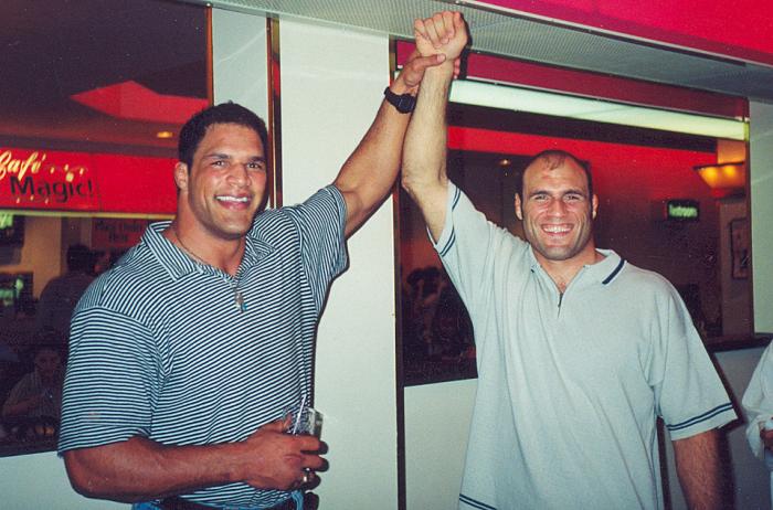 Mark Kerr e Randy Couture, os grandes vencedores do UFC 15