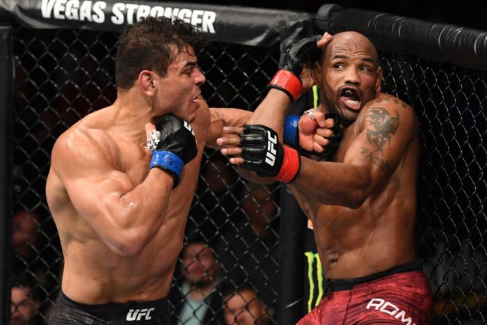 Luta entre Paulo Borrachinha e Yoel Romero no UFC 241, em agosto de 2019