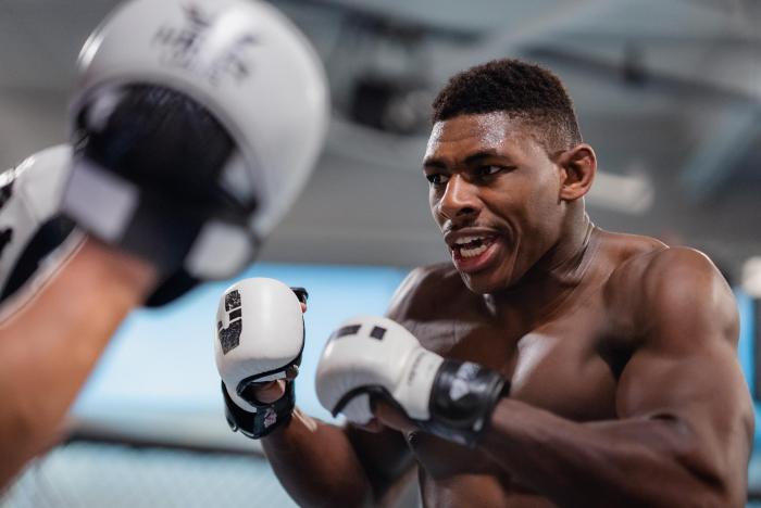 Joaquin Buckley trains at the UFC Performance Institute on February 16, 2022. (Photo by Zac Pacleb/Zuffa LLC)