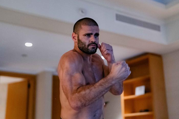 Andre Fialho trains at the host hotel in Singapore for UFC 275. (Photo by Zac Pacleb)