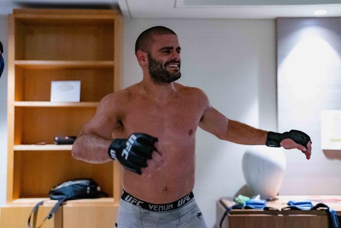 Andre Fialho trains at the host hotel in Singapore for UFC 275. (Photo by Zac Pacleb)