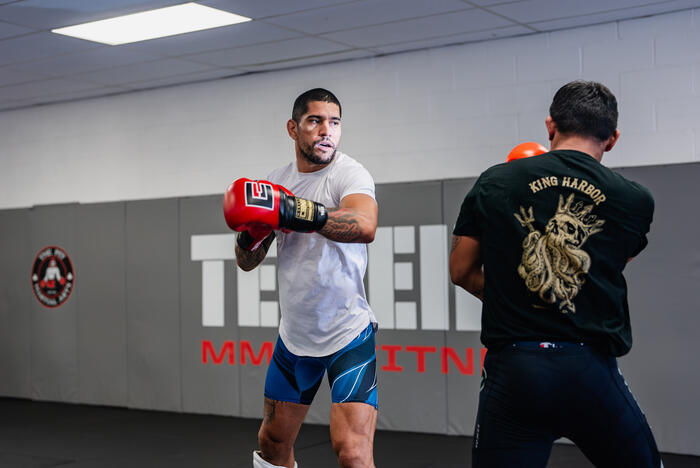 Alex Pereira trains at Teixeira MMA in Danbury, Connecticut, on October 12, 2023. (Photo by Zac Pacleb/Zuffa LLC)