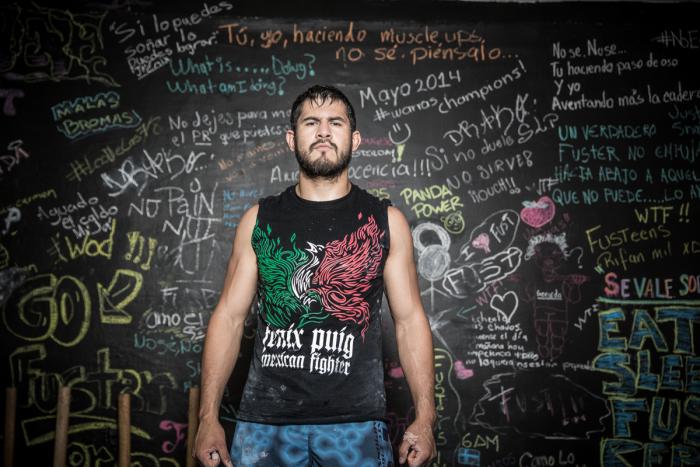 Juan Puig posa luego de una sesión de entrenamiento, vean su pelea el Sábado 22 de Noviembre.