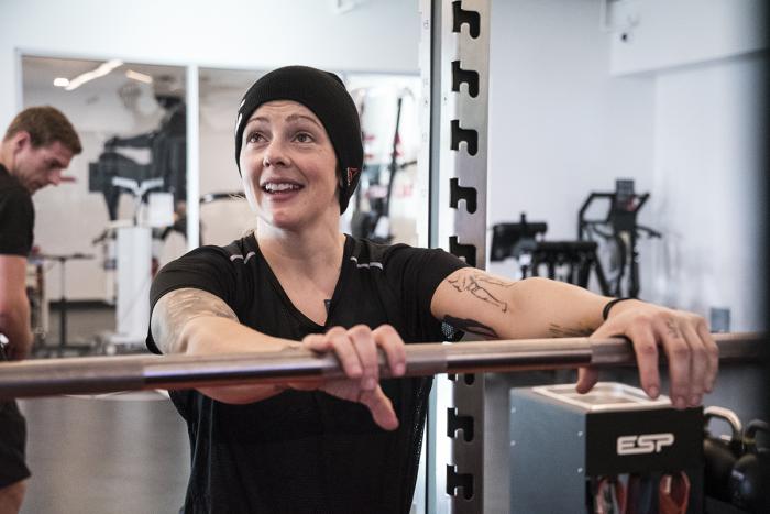 Joanne Calderwood entrenando en el UFC Performance Institute para UFC Brooklyn