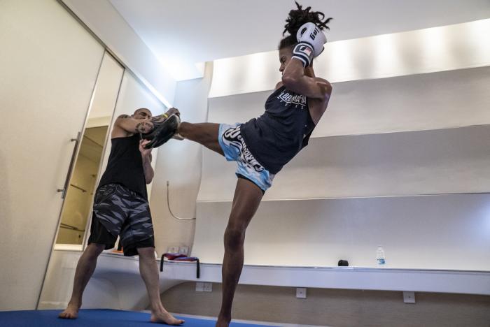01 Luana Carolina training - UFC Fight Island 2
