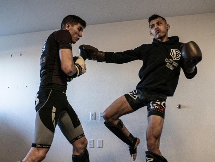 03 - DWCS S4 E1 Luis Rodriguez training