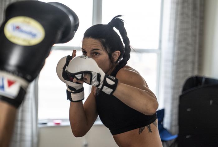 06 - DWCS E2, S4, Straw weight fighter Cheyanne Buys