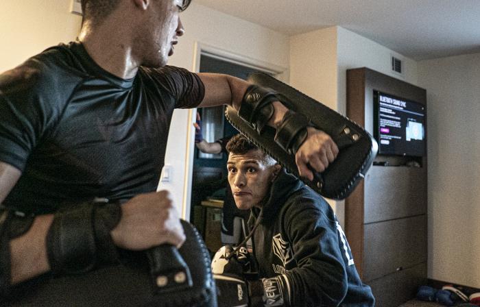 10 - DWCS S4 E1 Luis Rodriguez training