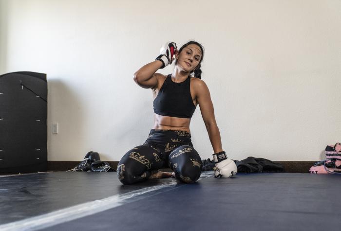 10 - DWCS E2, S4, Straw weight fighter Cheyanne Buys