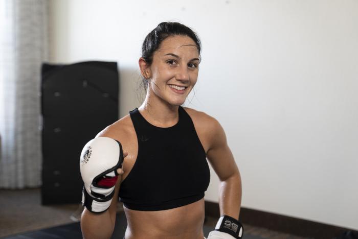 12 - DWCS E2, S4, Straw weight fighter Cheyanne Buys