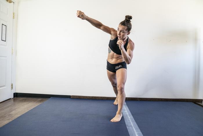 04 - DWCS E2, S4, Strawweight fighter Vanessa Demopoulos