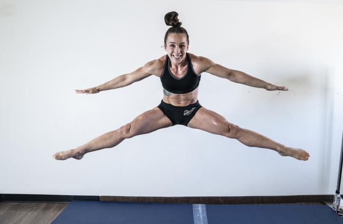 09 - DWCS E2, S4, Strawweight fighter Vanessa Demopoulos