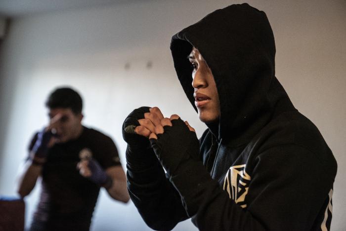 19 - DWCS S4 E1 Luis Rodriguez training