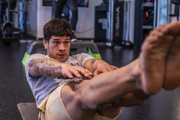 Maki Pitolo and Brad Tavares training at the UFC PI