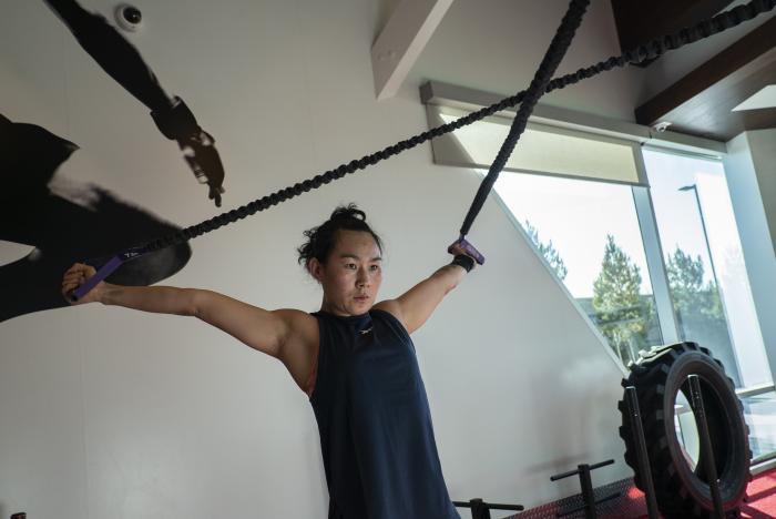 Xiaonan Yan training at the UFC Performance Institute