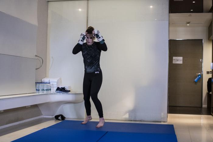 Victoria Leonardo training during UFC Fight Island 8