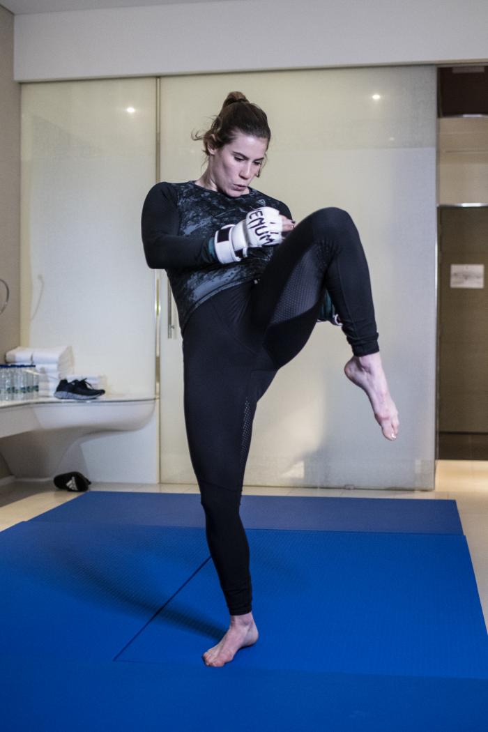 Victoria Leonardo training during UFC Fight Island 8