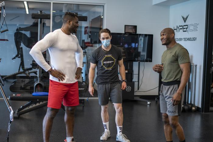 Francis Ngannou training with Kamaru Usman for UFC 260
