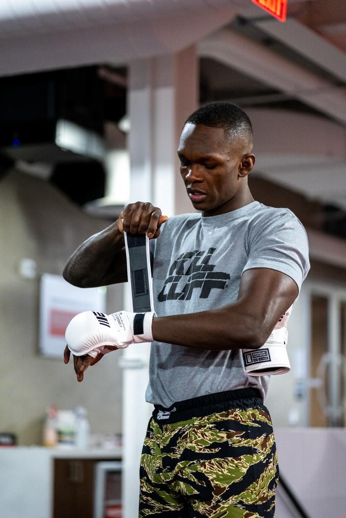 Israel Adesanya training for UFC 259 at the UFC Performance Institute
