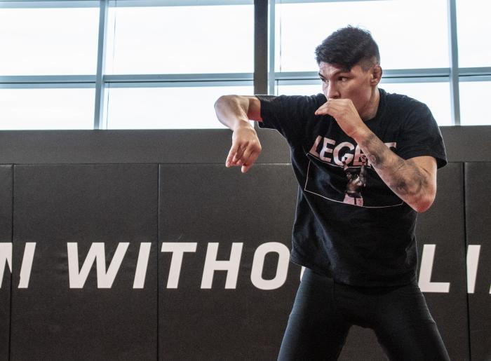 Ignacio Bahamondes training for his debut at the UFC PI