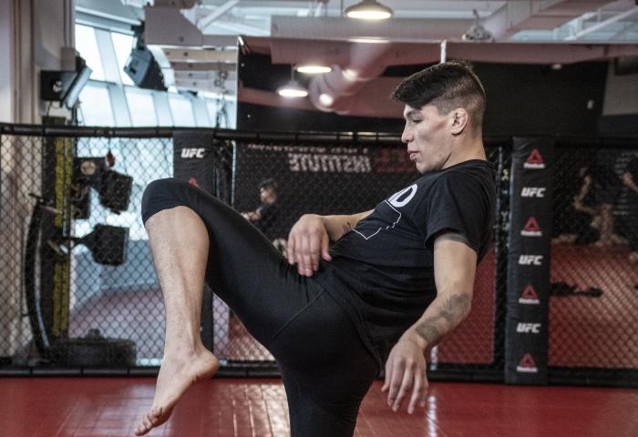 Ignacio Bahamondes training for his debut at the UFC PI
