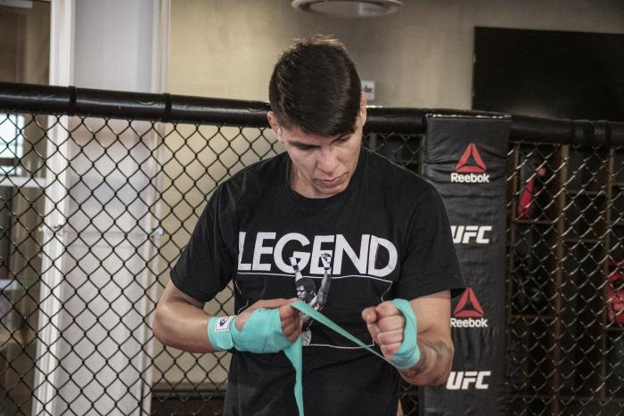 Ignacio Bahamondes training for his debut at the UFC PI
