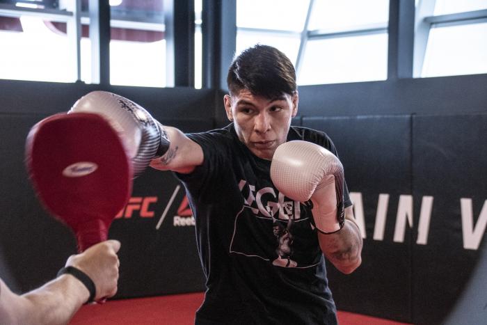 Ignacio Bahamondes training for his debut at the UFC PI