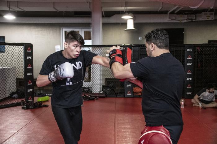 Ignacio Bahamondes training for his debut at the UFC PI
