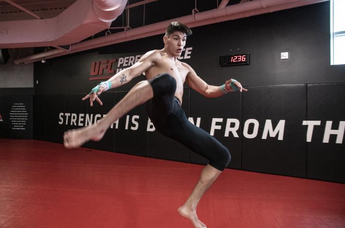 Ignacio Bahamondes training for his debut at the UFC PI