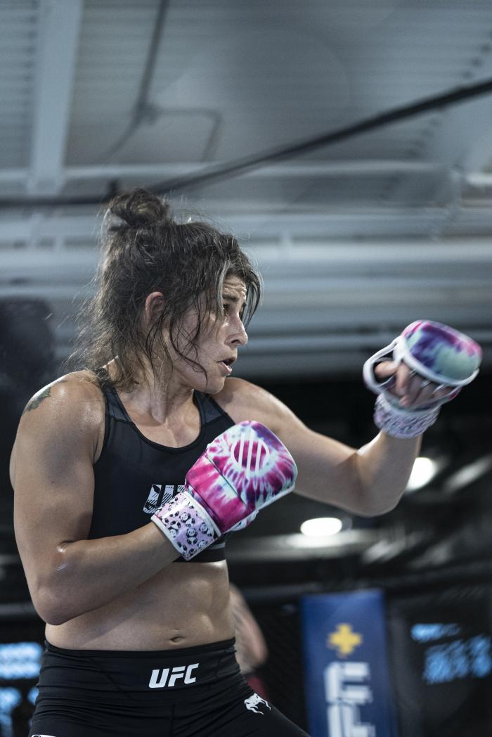 Julia Avila Training For Vegas 30