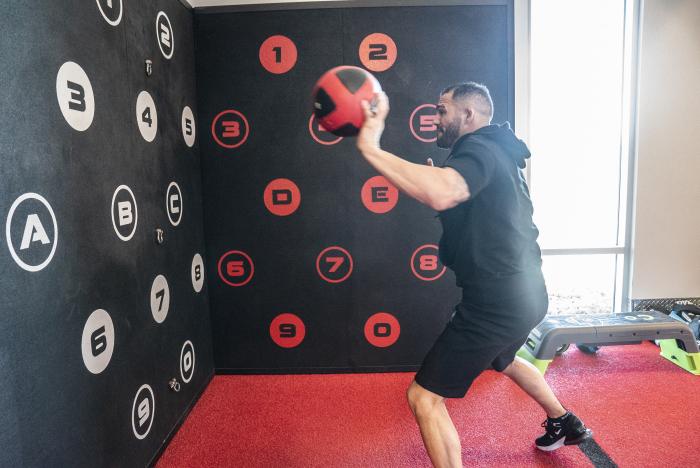 Santiago Ponzinibbio Training for UFC Vegas 28