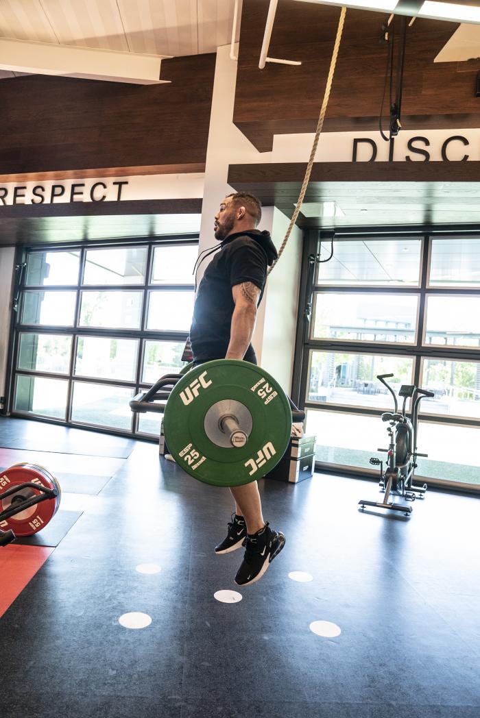 Santiago Ponzinibbio Training for UFC Vegas 28