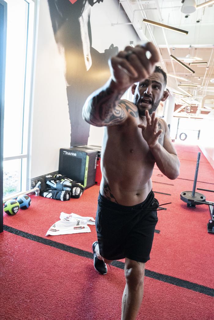 Santiago Ponzinibbio Training for UFC Vegas 28