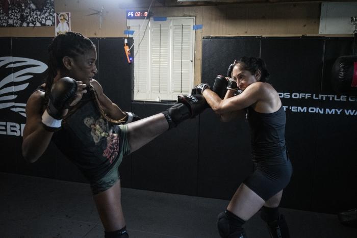 Jessica Penne and Angela Hill training for UFC 265