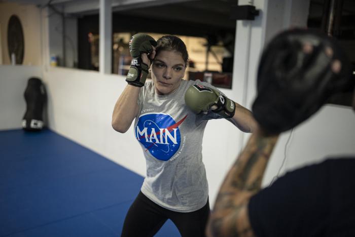 Lauren Murphy training for UFC 266 